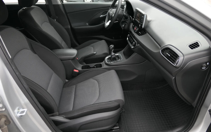 Hyundai I30 cena 53900 przebieg: 108000, rok produkcji 2019 z Trzcianka małe 106